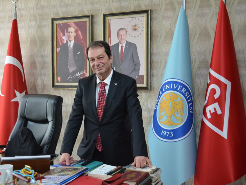 Kamuran Eronat Kimdir