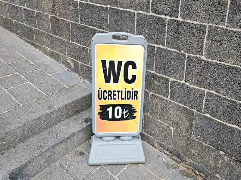 Su Kesintisi Kadın Ve Erkekleri Aynı Tuvaleti Kulanıyor4