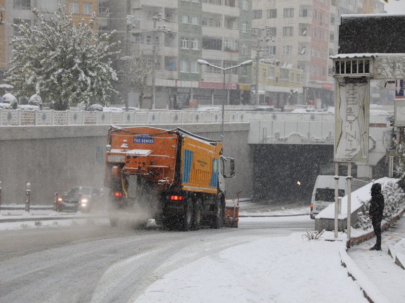 40 Araç, 180 Personel Sahada