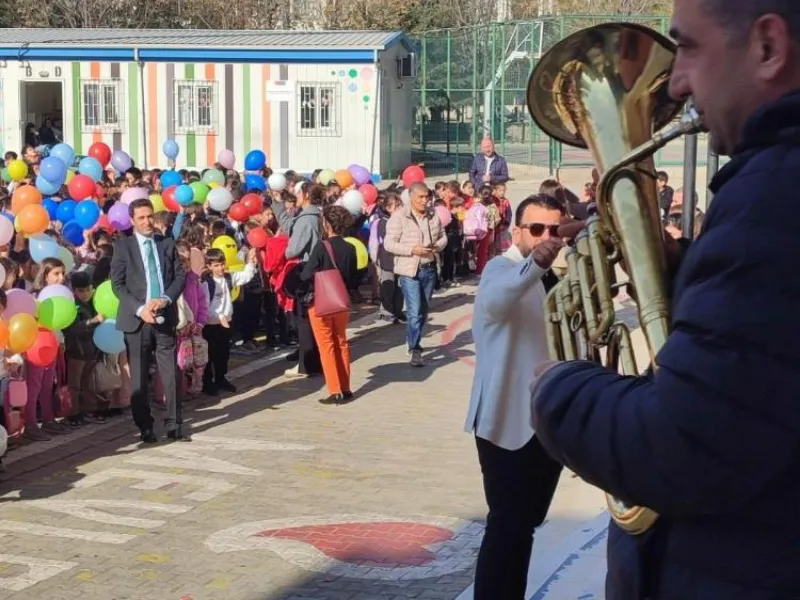 Diyarbakır’da Bando Takımı Öğrencilere Neşeli Sürpriz Yaptı2
