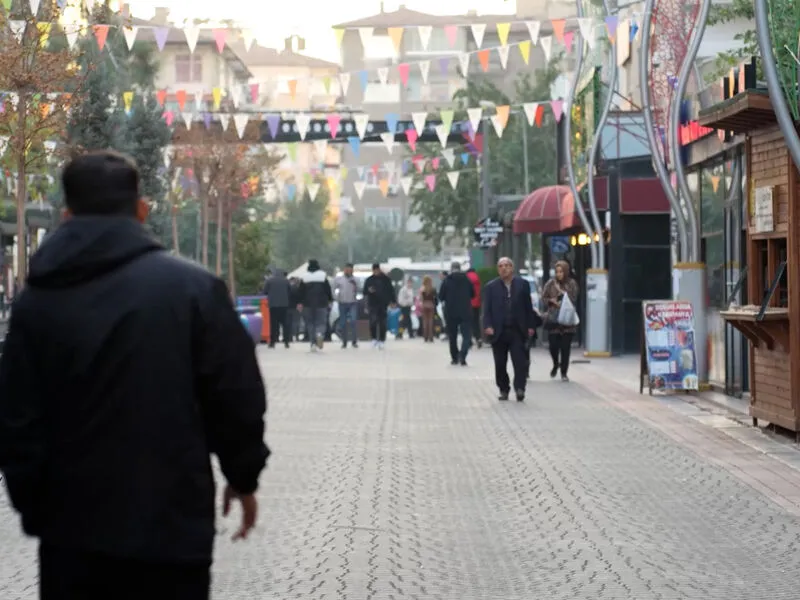 Diyarbakır’da Vatandaşlar “Gerekirse İmralı’ya Ben Giderim” Sözlerine Tepkilerini Paylaştı2