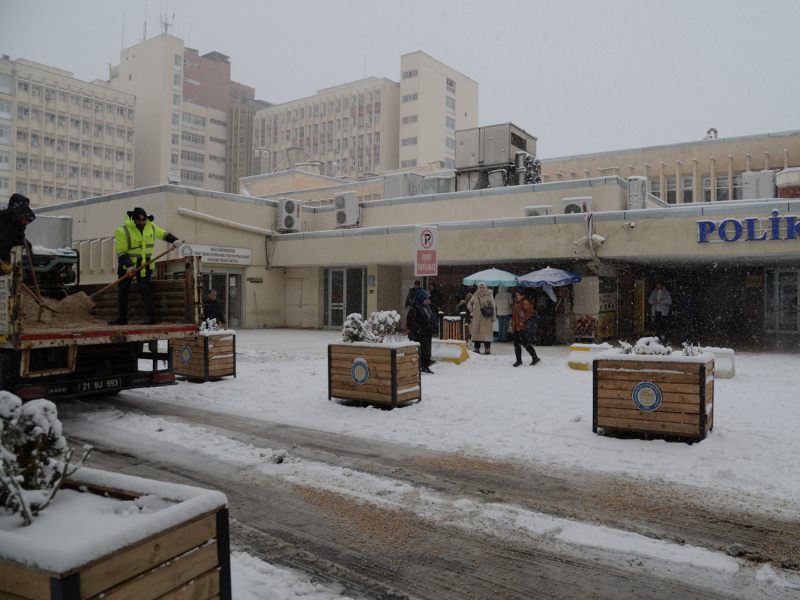 Hastane Güzergâhları Açık Tutuluyor