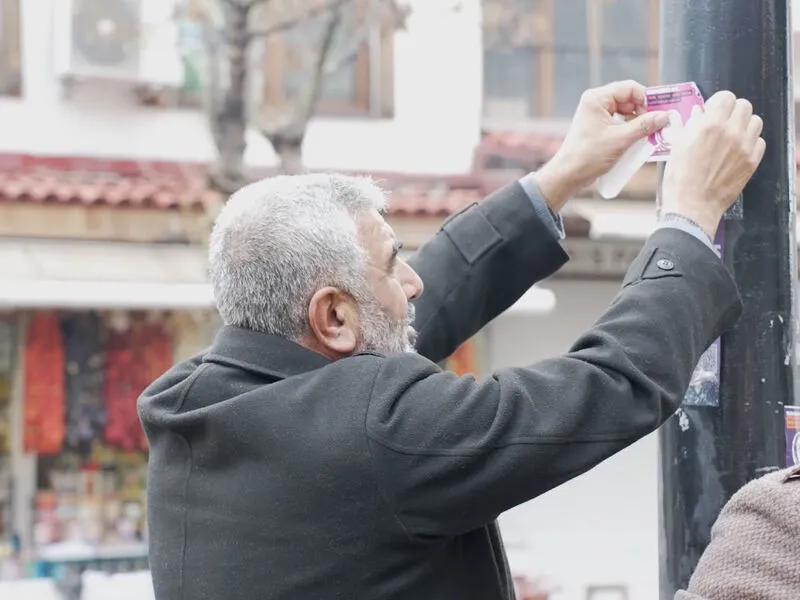 Nizamettin Kabaiş, Rojin’e Yardım Için Sur Esnafının Yanında2