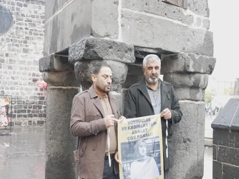 Nizamettin Kabaiş, Rojin’e Yardım Için Sur Esnafının Yanında4