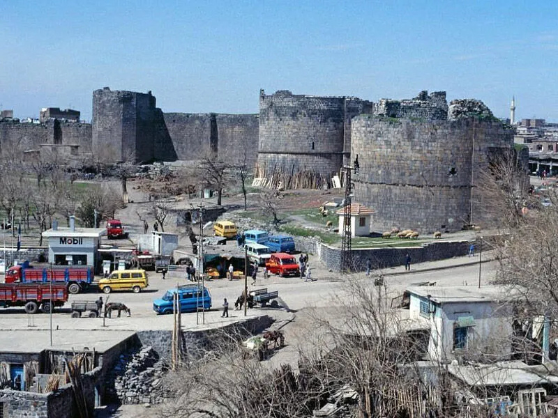 “Sabah 6’Da Başlıyoruz, Yağmurun Altında Bekliyoruz”