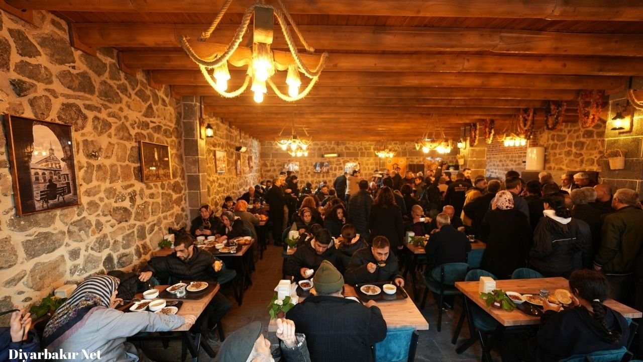 Diyarbakır'da 4 çeşit yemek 100 TL: İşte günün menüsü