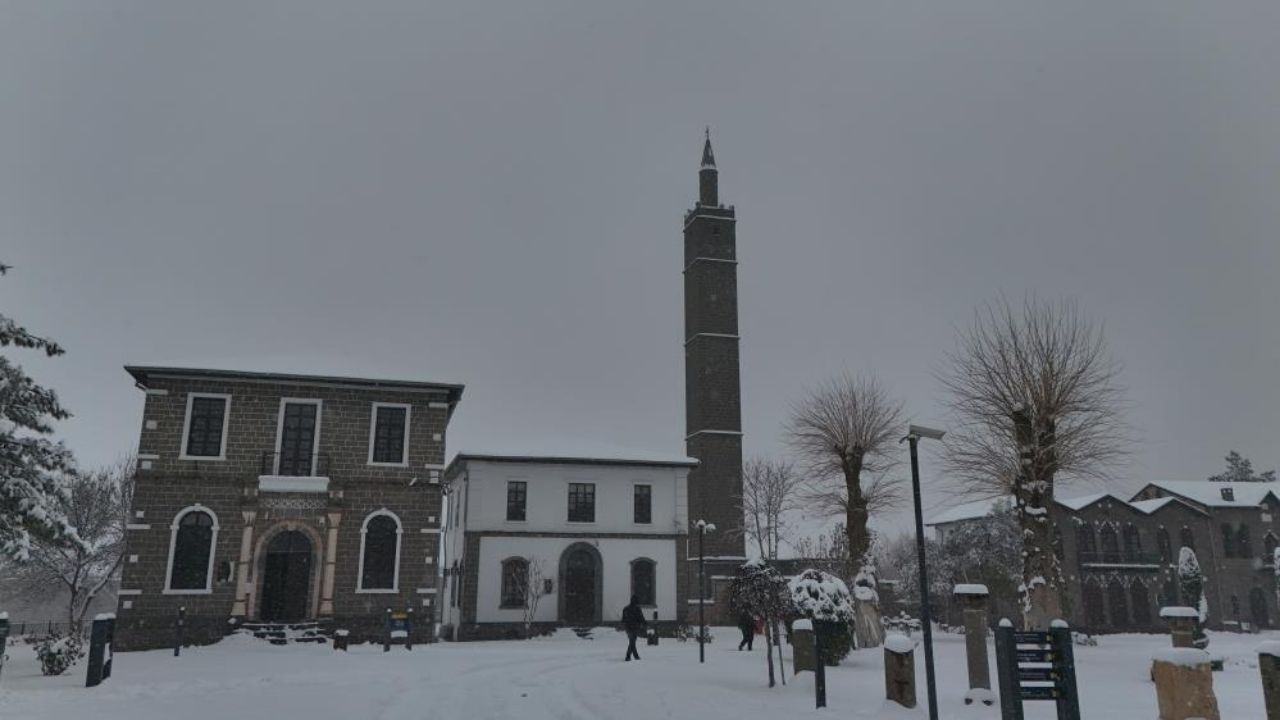 Diyarbakir Sur Kar Altinda2