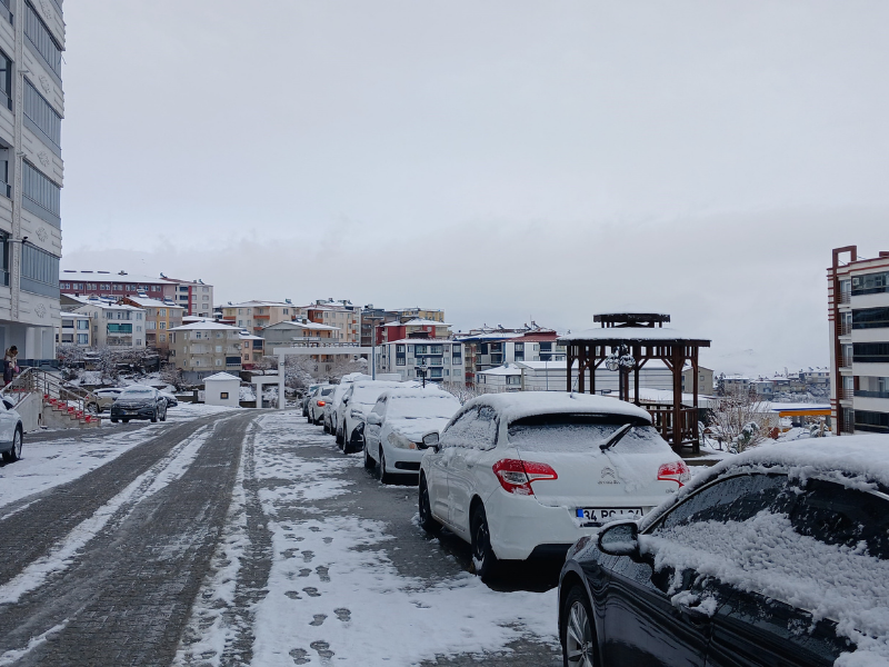 Kulp Beyaza Büründü Kar 20 Santimi Aştı1