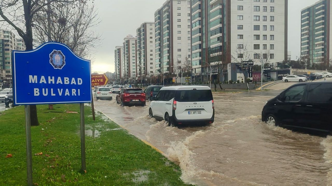 Diyarbakir Sel Trafik2