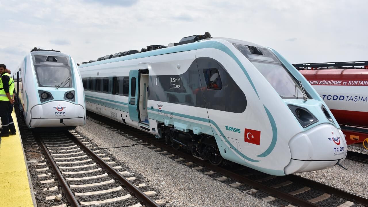 Milli Tren Seti 2424256